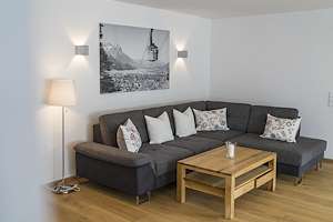 hoellentalchalet-ferienwohnung-wohnzimmer2.jpg