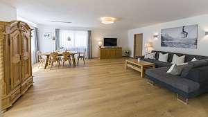 hoellentalchalet-ferienwohnung-wohnzimmer4.jpg